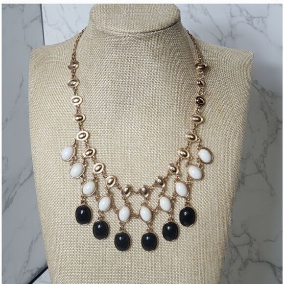 unbranded Jewelry - BIB STYLE Statement Necklace Goldtone Black White